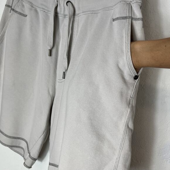 Marc Ecko Cut & Sew 100% cotton Bermuda Shorts size XL, drawstring, elastic band - Picture 2 of 7